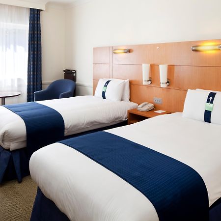 Holiday Inn Guildford By Ihg Zewnętrze zdjęcie