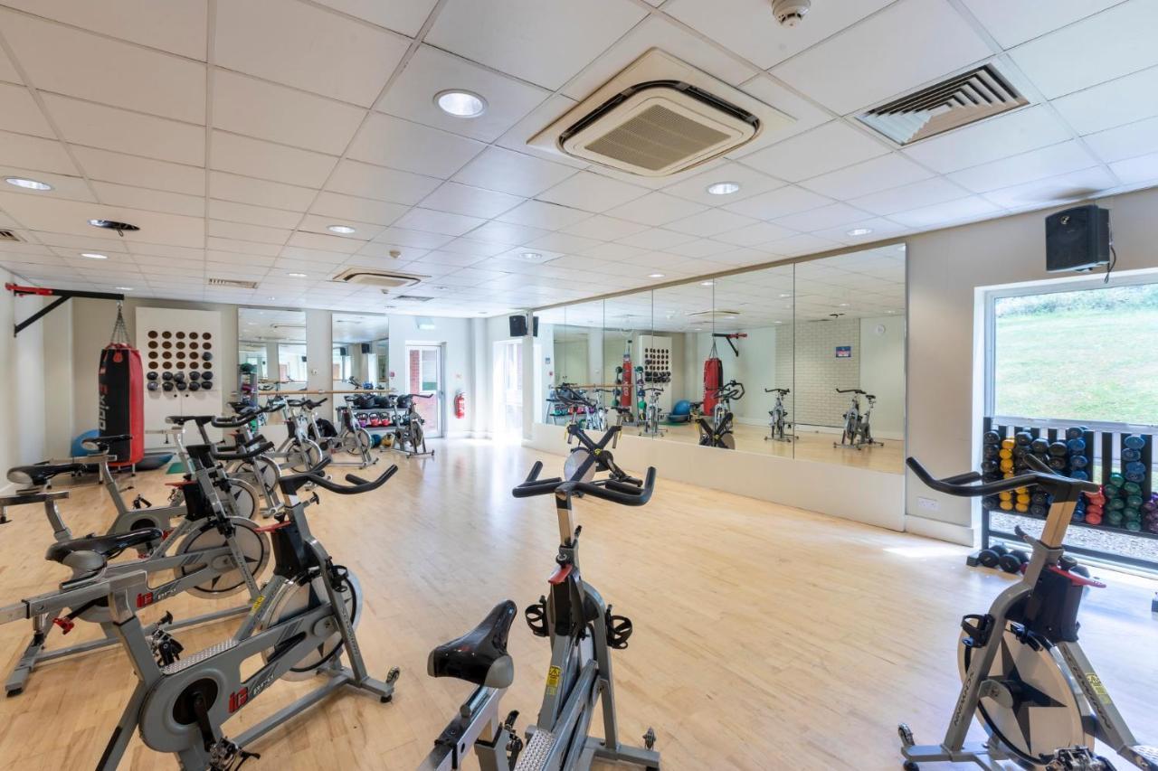 Holiday Inn Guildford By Ihg Zewnętrze zdjęcie