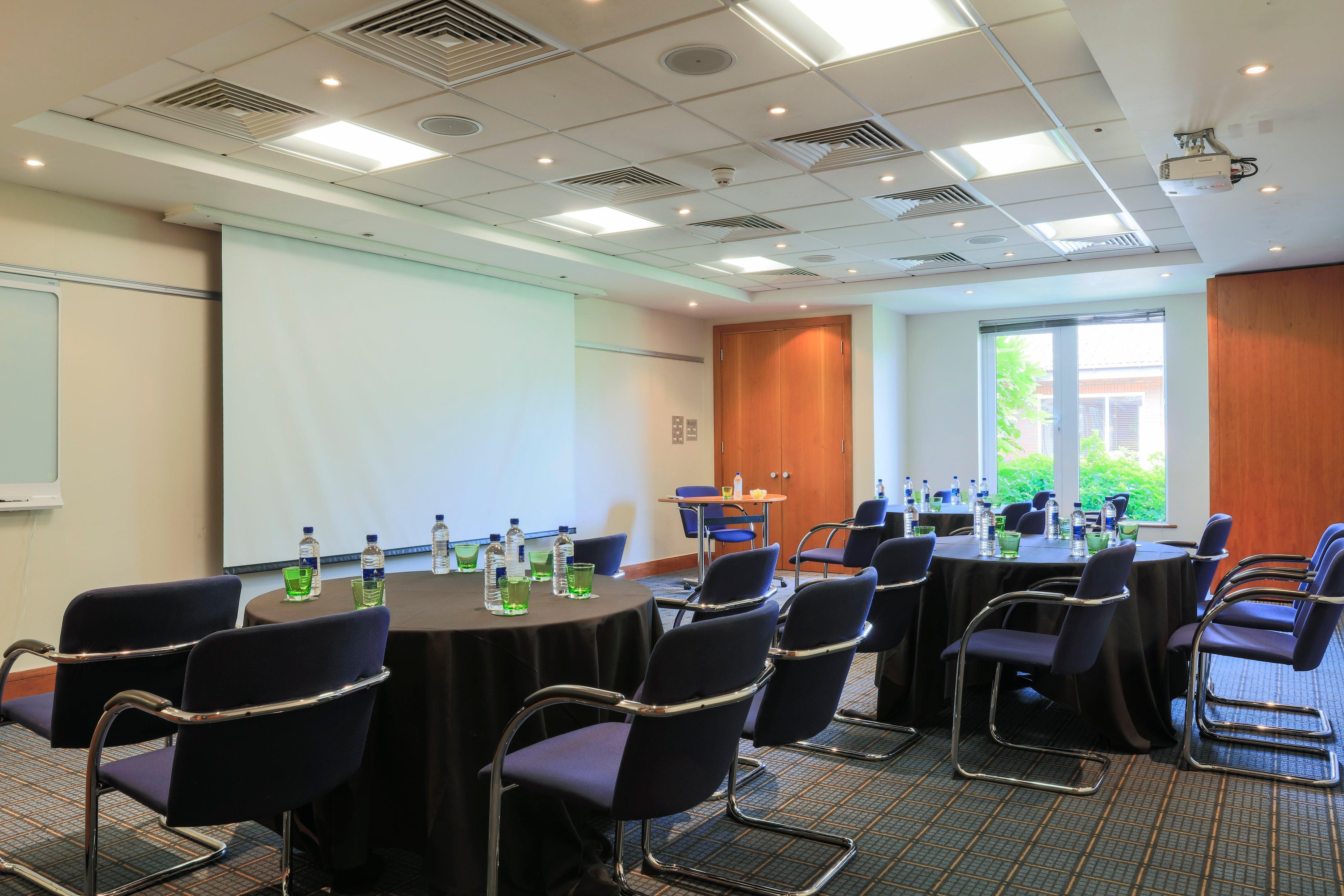 Holiday Inn Guildford By Ihg Zewnętrze zdjęcie