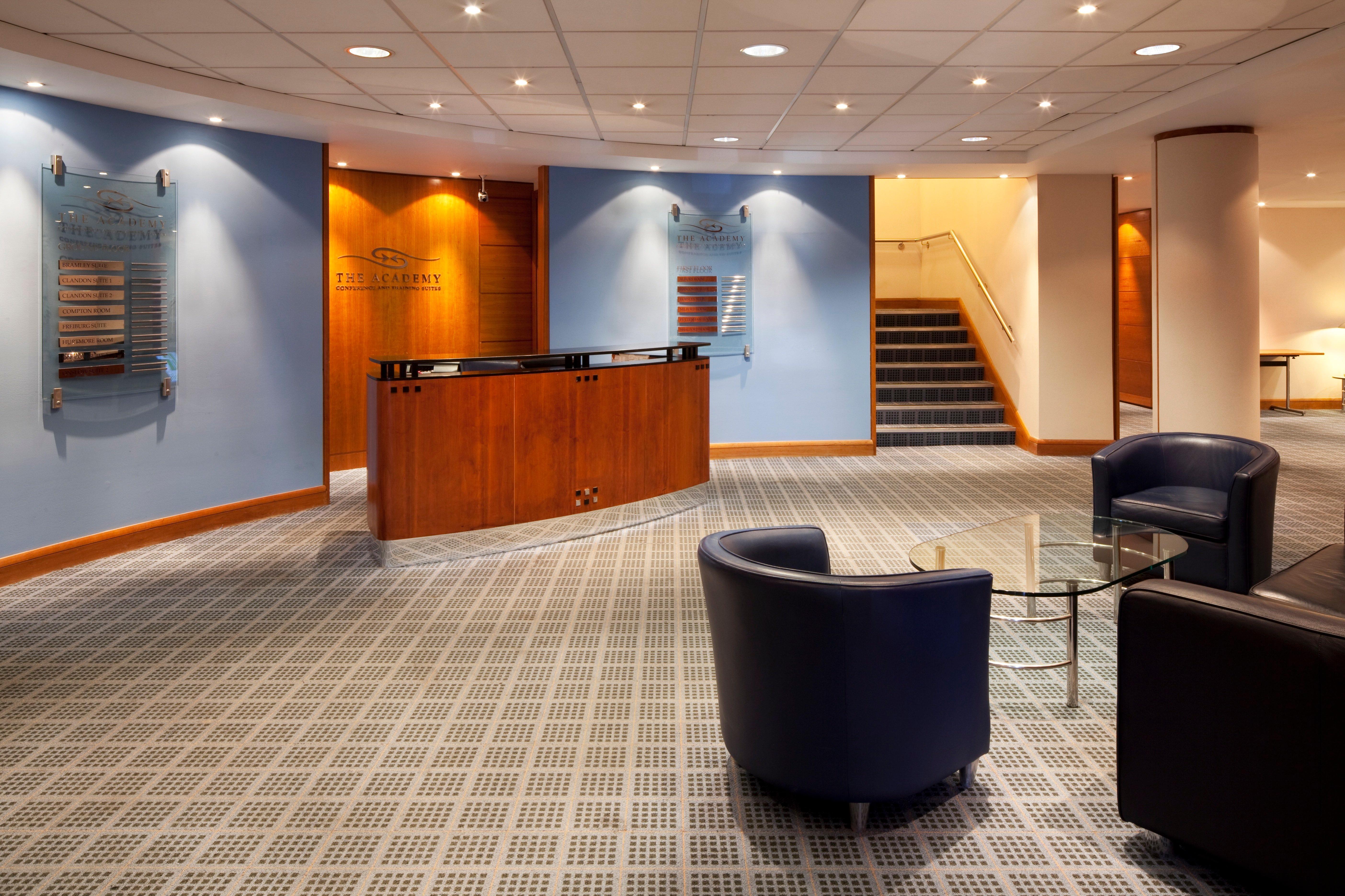 Holiday Inn Guildford By Ihg Zewnętrze zdjęcie