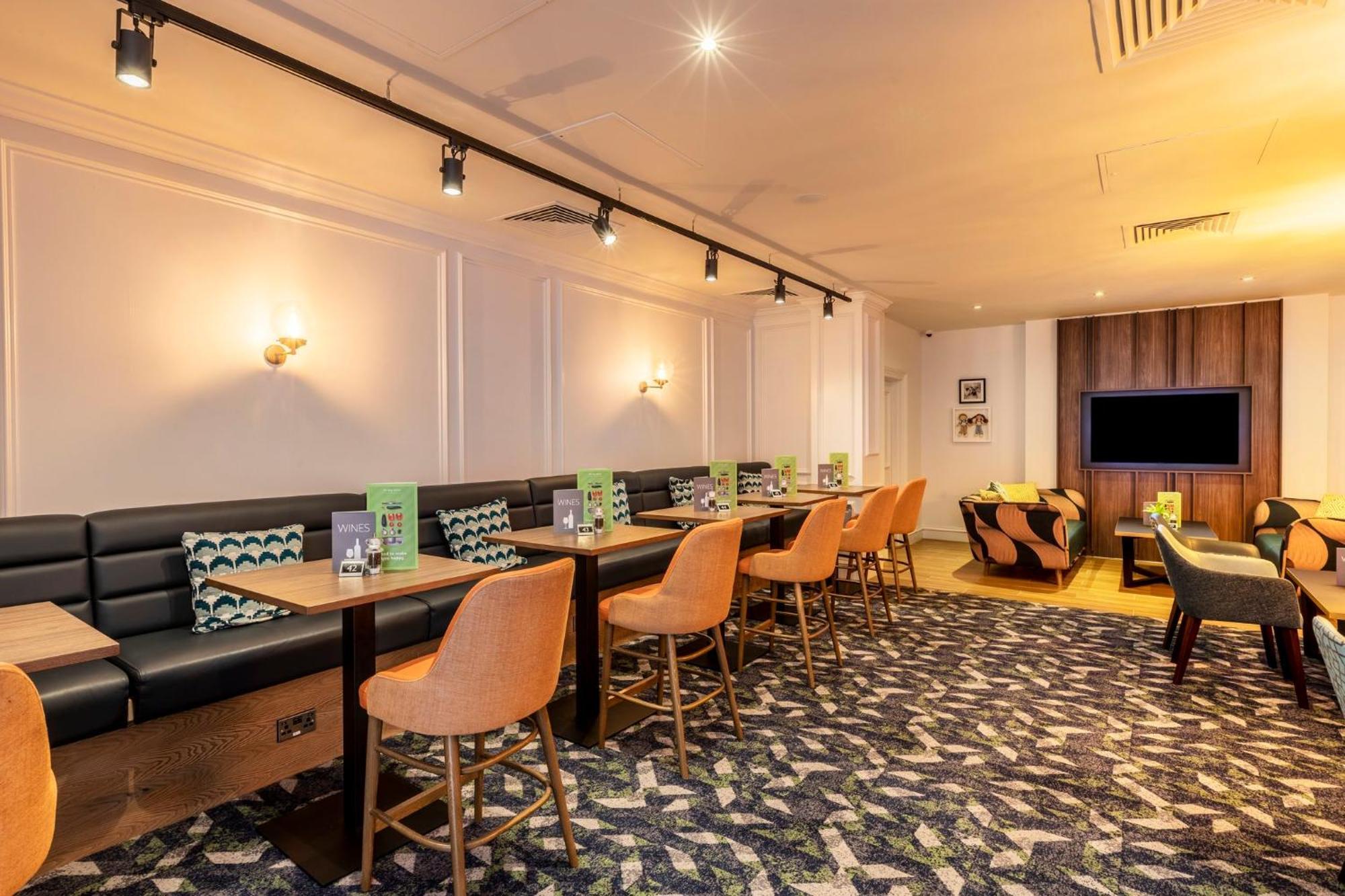 Holiday Inn Guildford By Ihg Zewnętrze zdjęcie