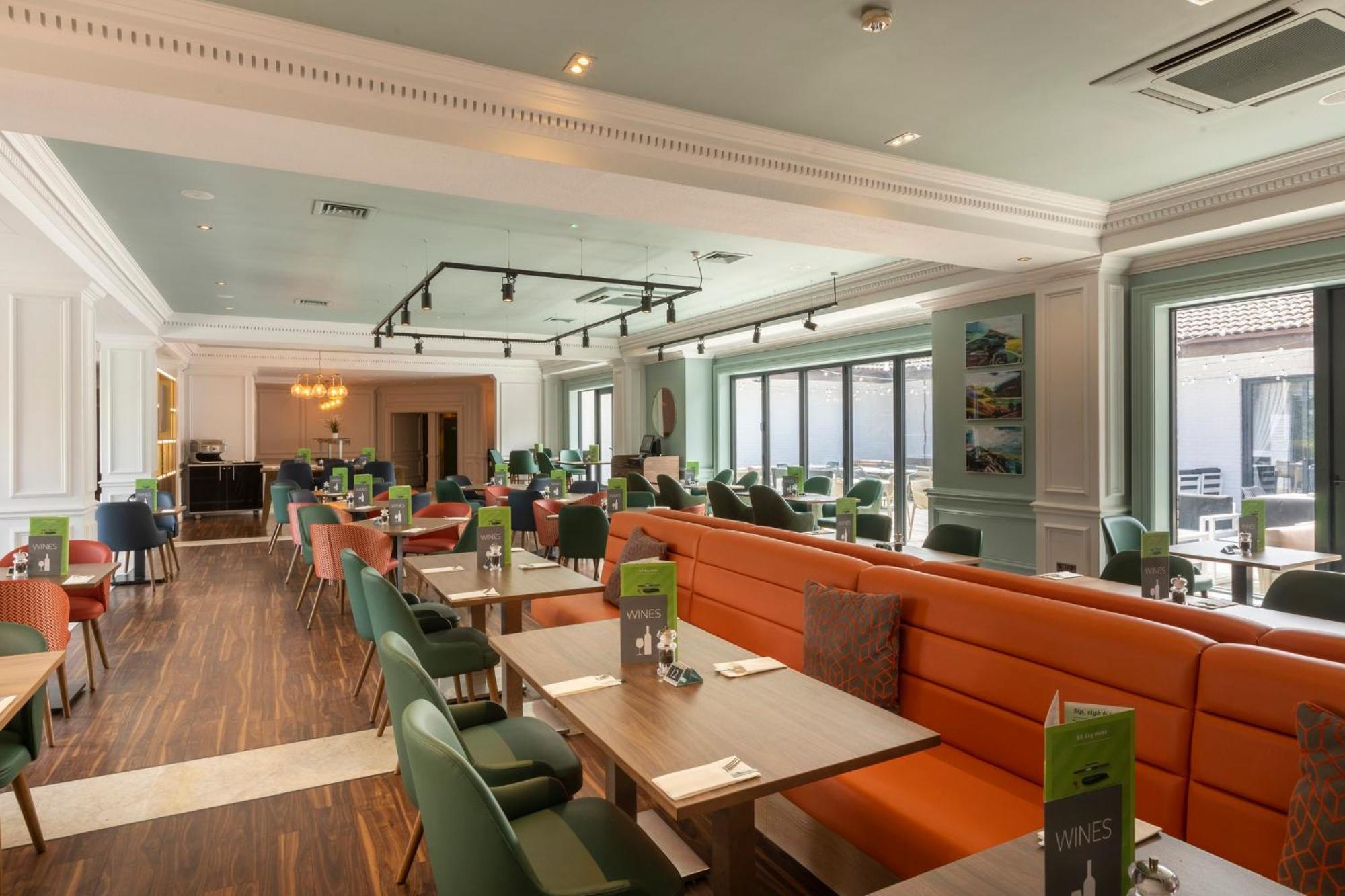 Holiday Inn Guildford By Ihg Zewnętrze zdjęcie
